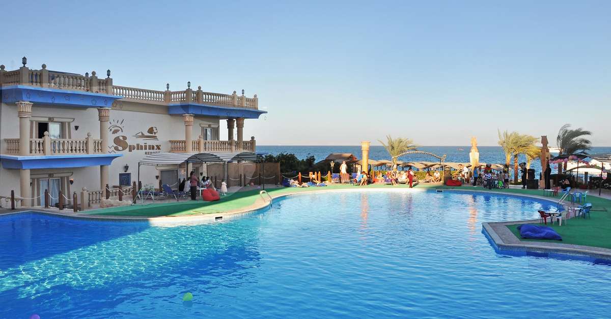 Een foto van het zwembad bij Sphinx Aqua Park Beach Resort