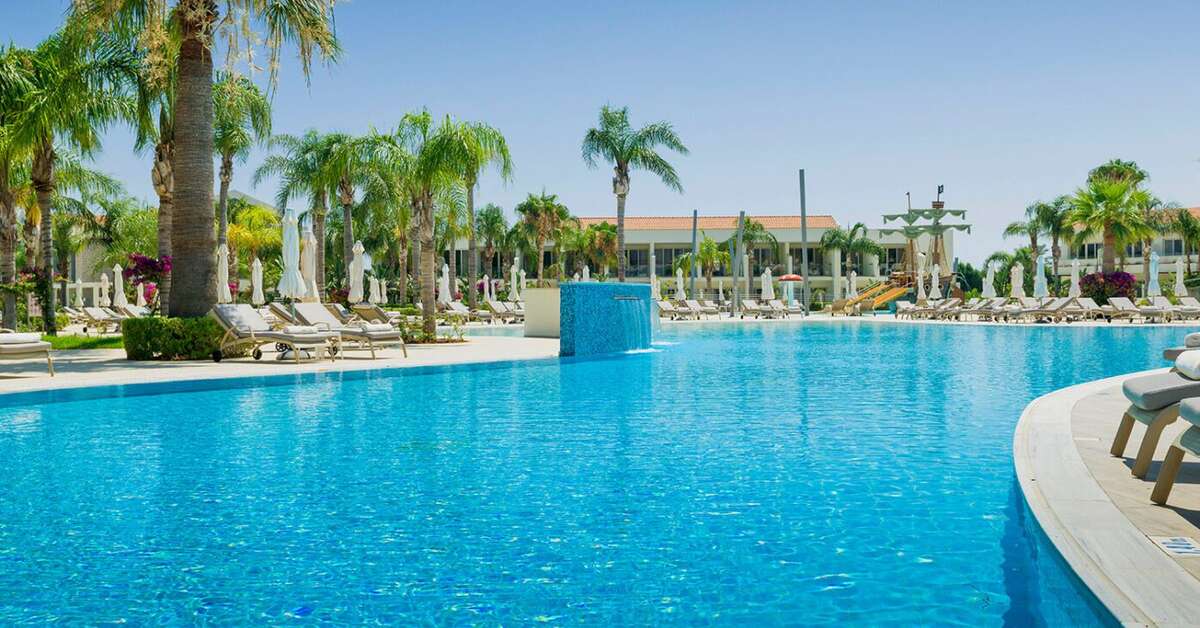 Een foto van het zwembad bij Olympic Lagoon Resort Ayia Napa