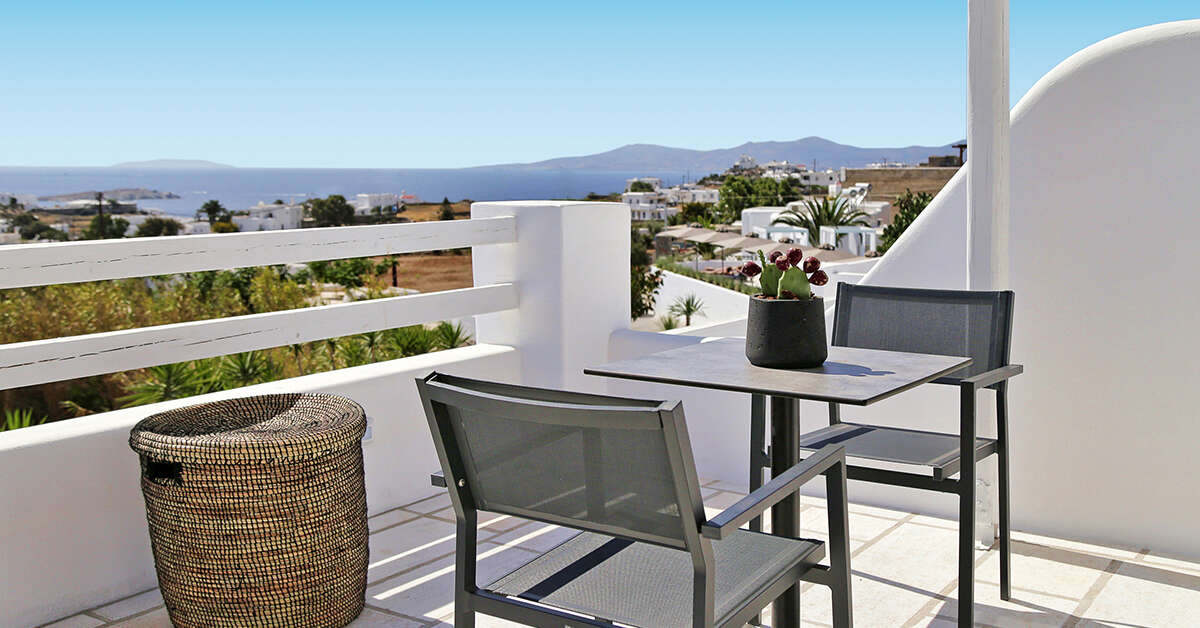 Een foto van het terras bij Livin Mykonos Hotel