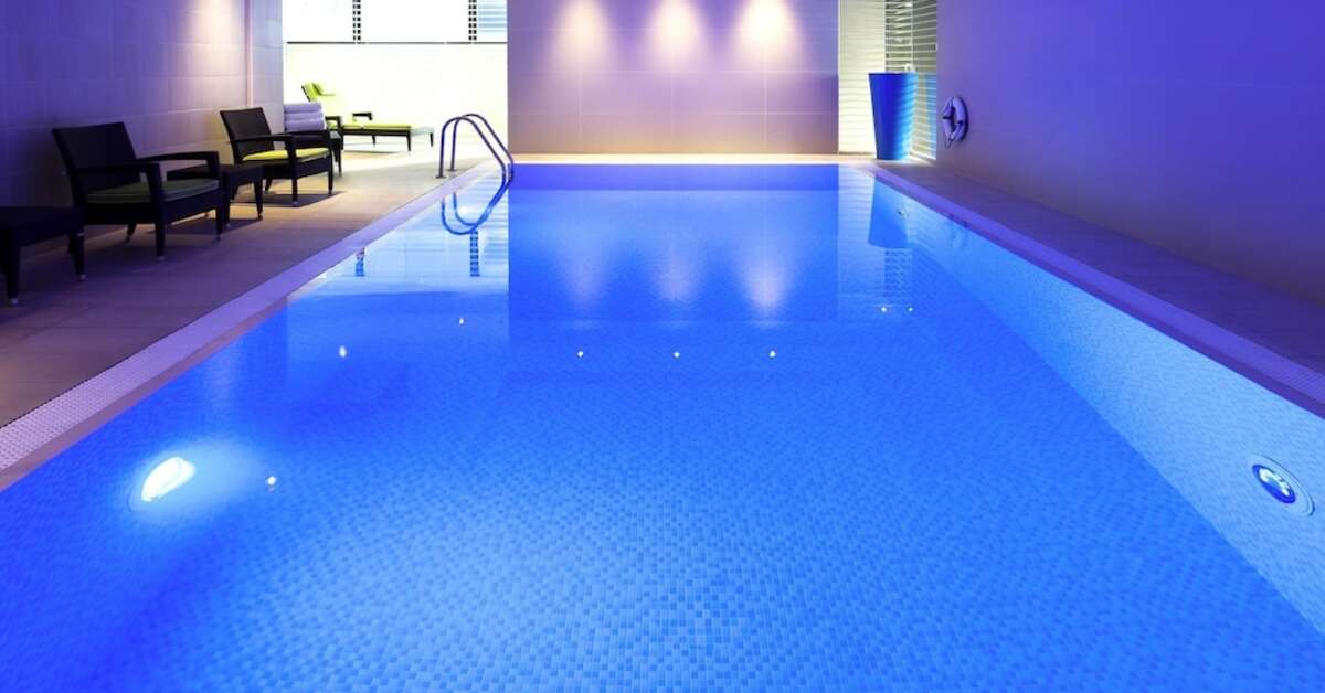 Een foto van het zwembad bij Novotel London Paddington