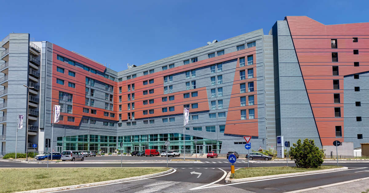 Een foto van de buitenkant van iH Hotels Roma Z3