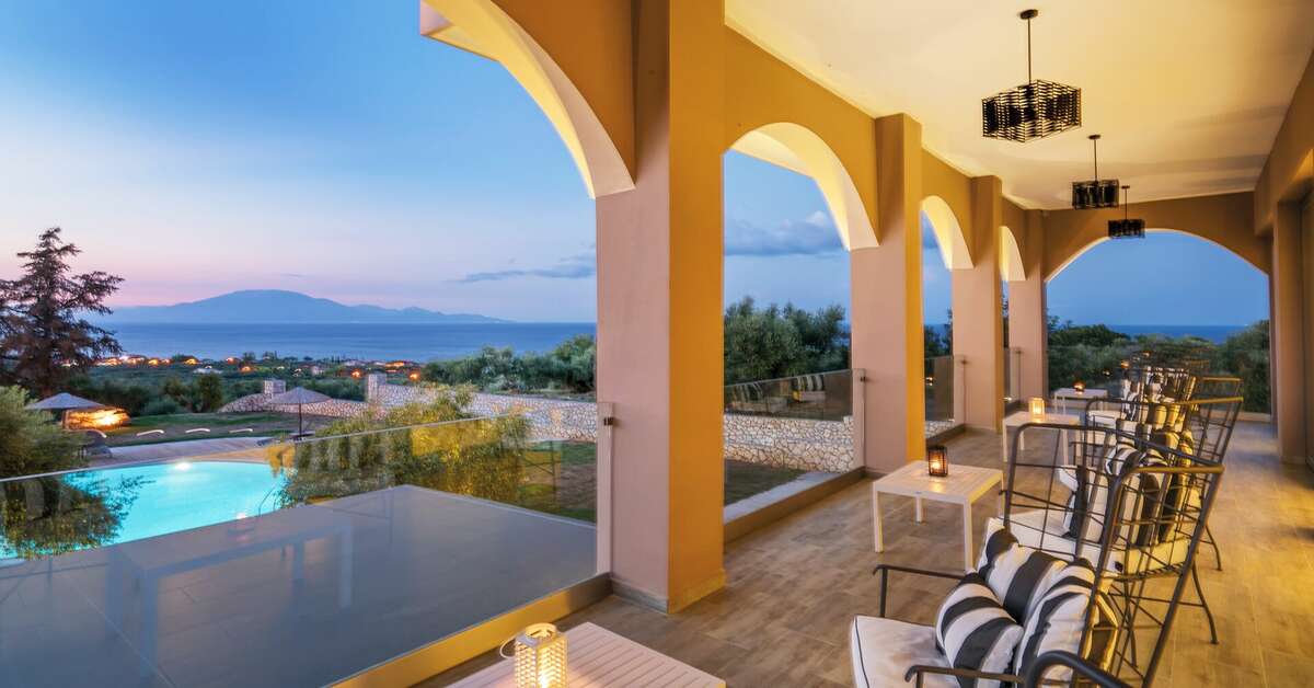 Een foto van het terras bij Elegance Luxury Executive Suites