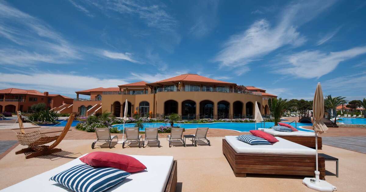 Een foto van het zwembad bij Pestana Porto Santo Beach Resort & Spa