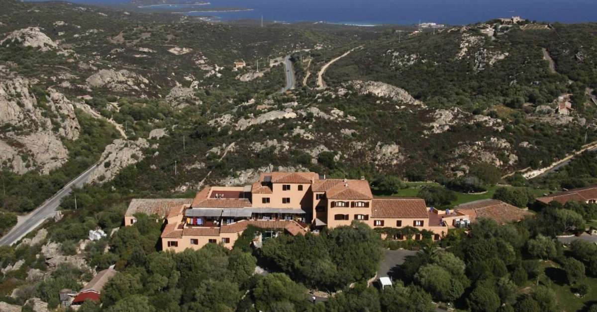 Een foto van de buitenkant van Myo Hotel Rocce Sarde