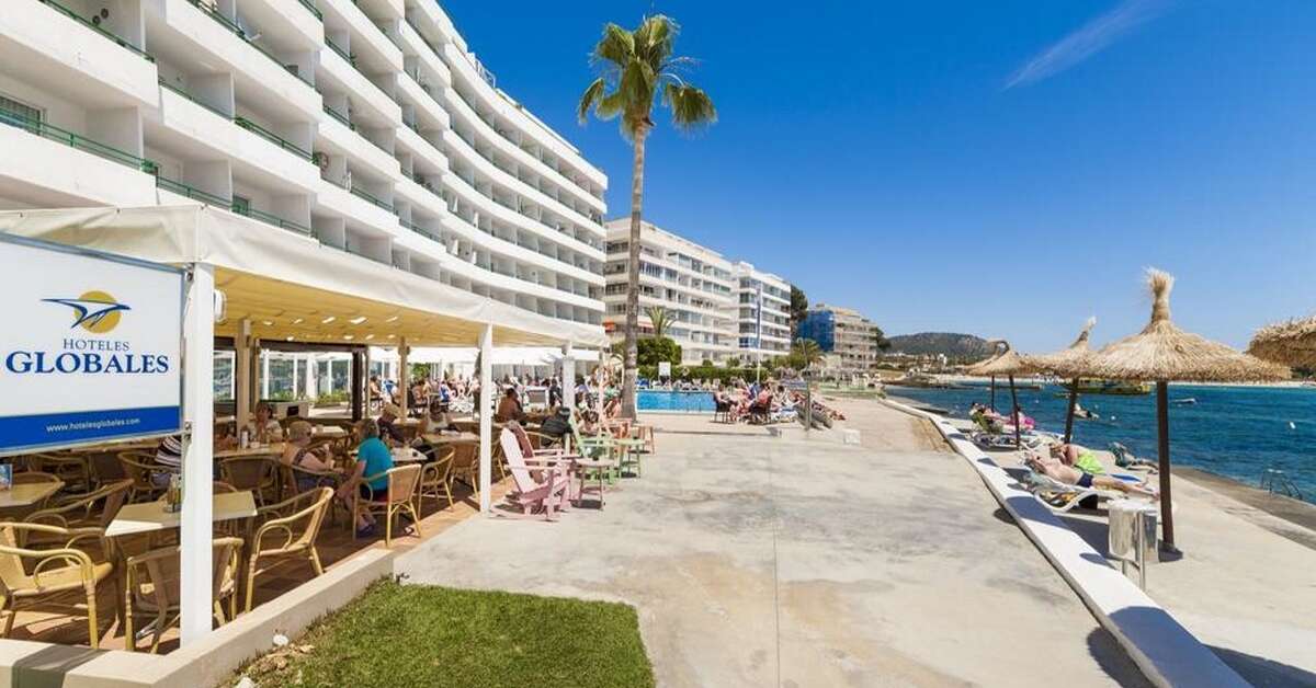 Een foto van de buitenkant van Globales Verdemar Appartementen