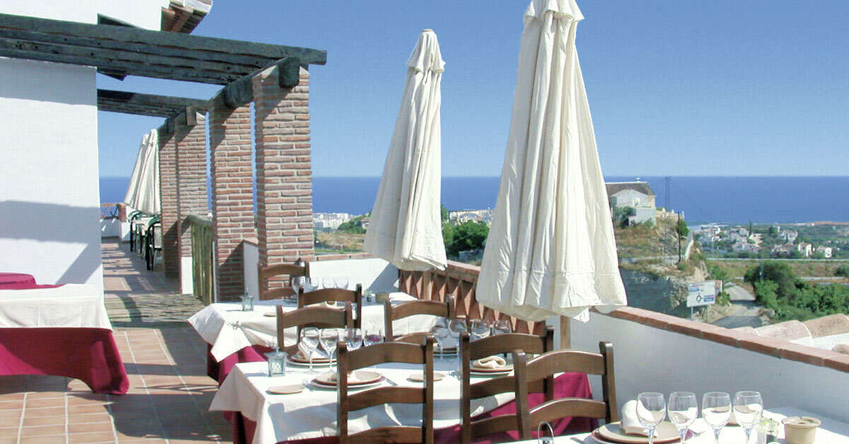 Een foto van het terras bij Hotel Rural Almazara