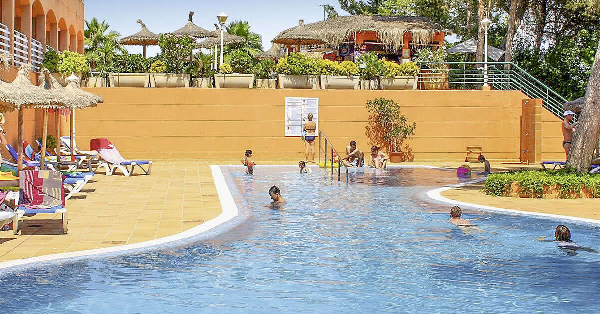 Een foto van het zwembad bij Valentin Grand Park Hotel