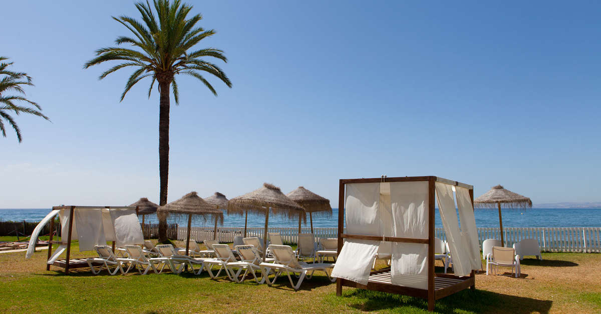 Een foto van het terras bij Sol Marbella Estepona Atalaya Park