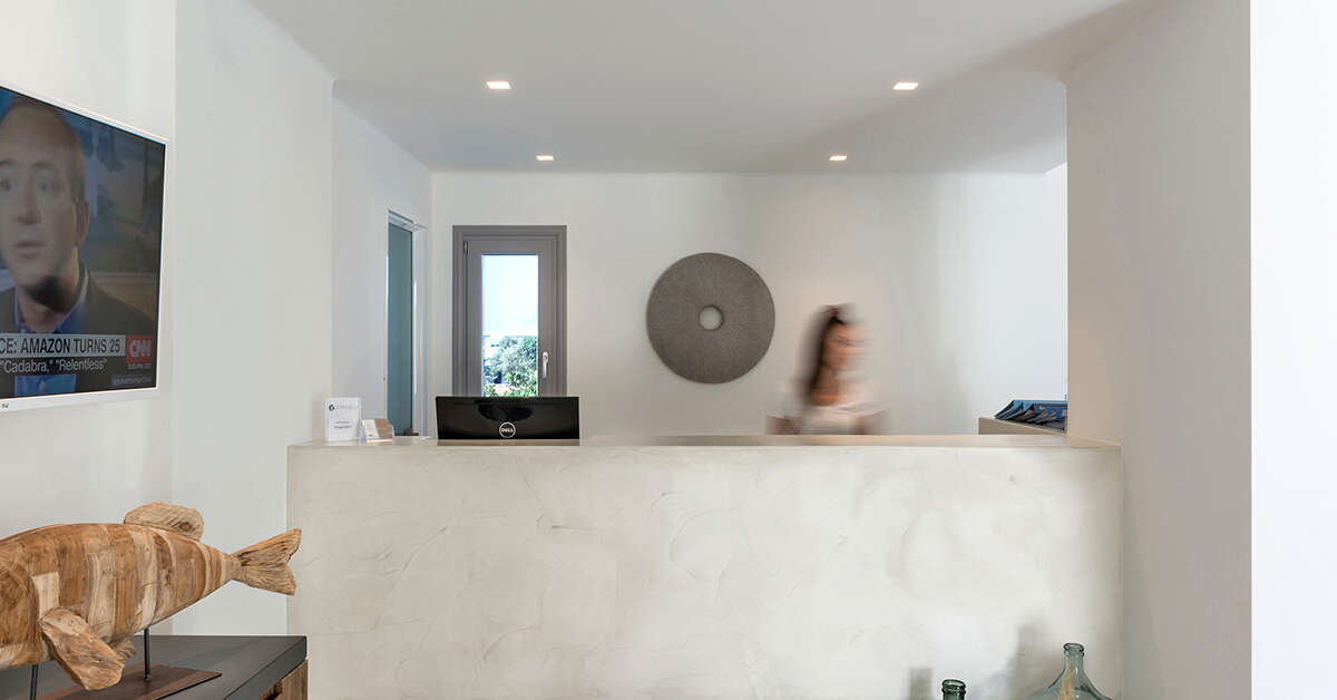 Een foto van het interieur van Strogili Hotel