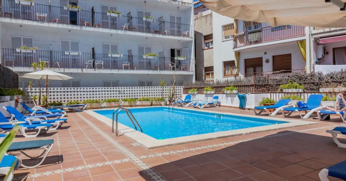 Een foto van het zwembad bij Hotel El Cid