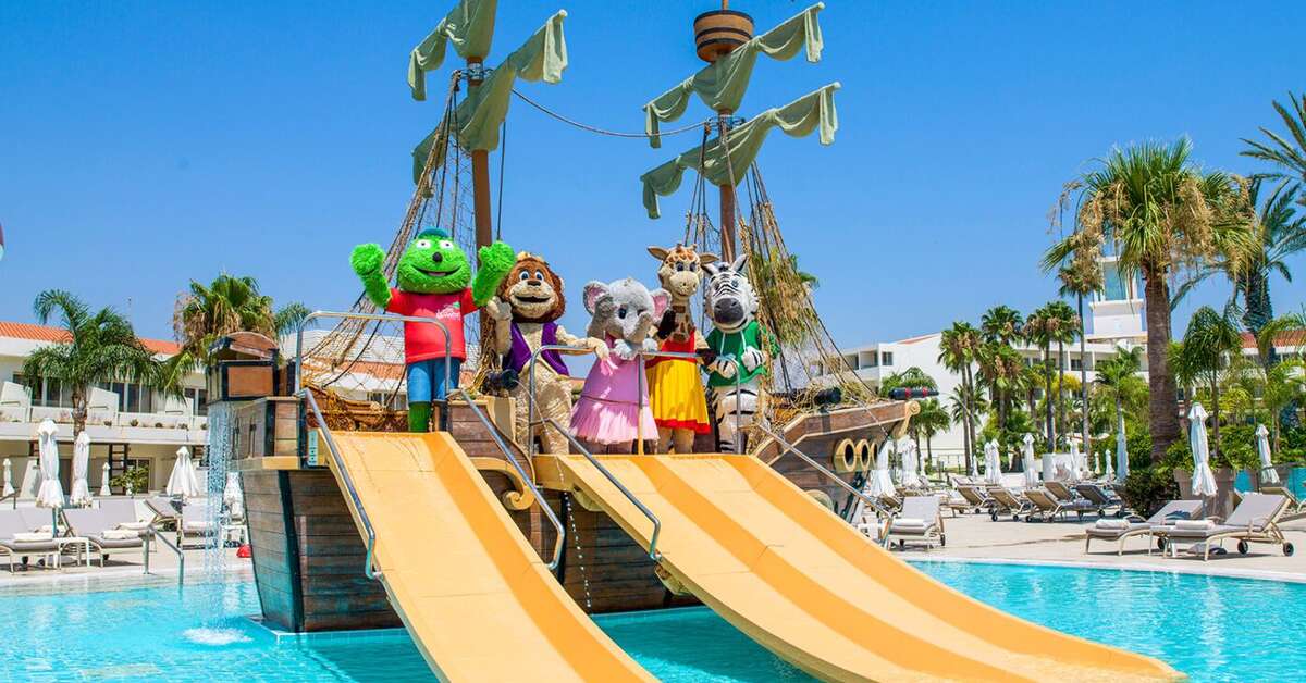 Een foto van het zwembad bij Olympic Lagoon Resort Ayia Napa