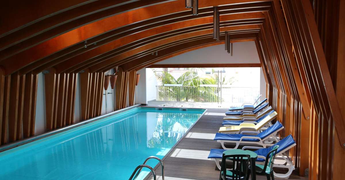 Een foto van het zwembad bij Hotel Ponta Delgada