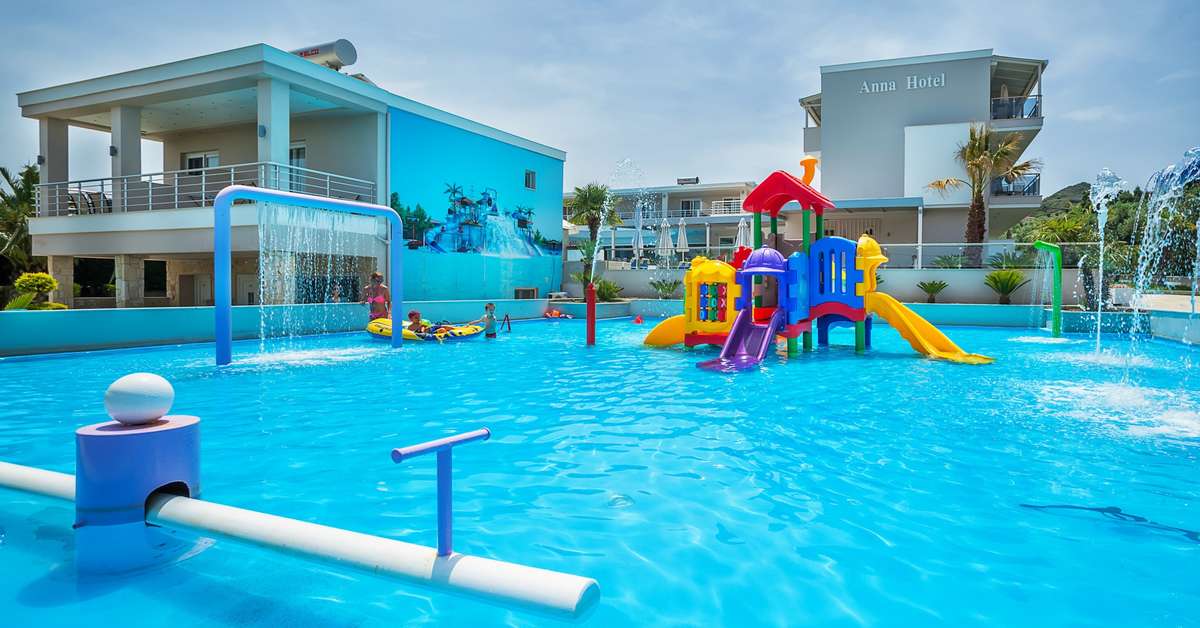 Ein Foto vom Pool im Anna Hotel