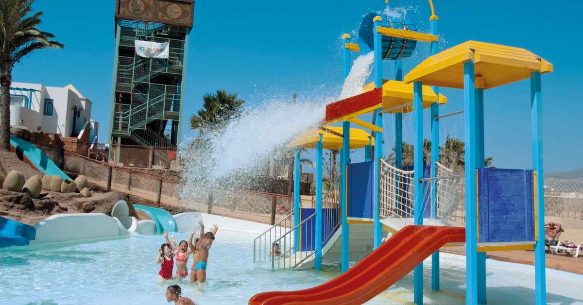 Een foto van het zwembad bij HL Aparthotel Paradise Island