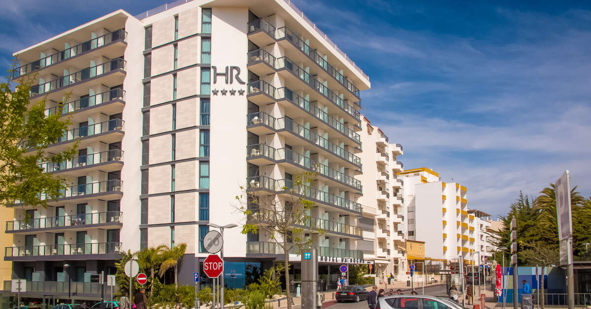 Een foto van de buitenkant van Hotel Da Rocha