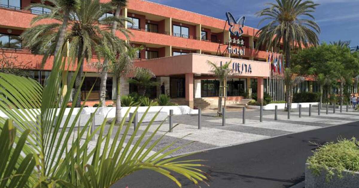 Ein Foto von der Außenansicht des Alexandre Hotel La Siesta