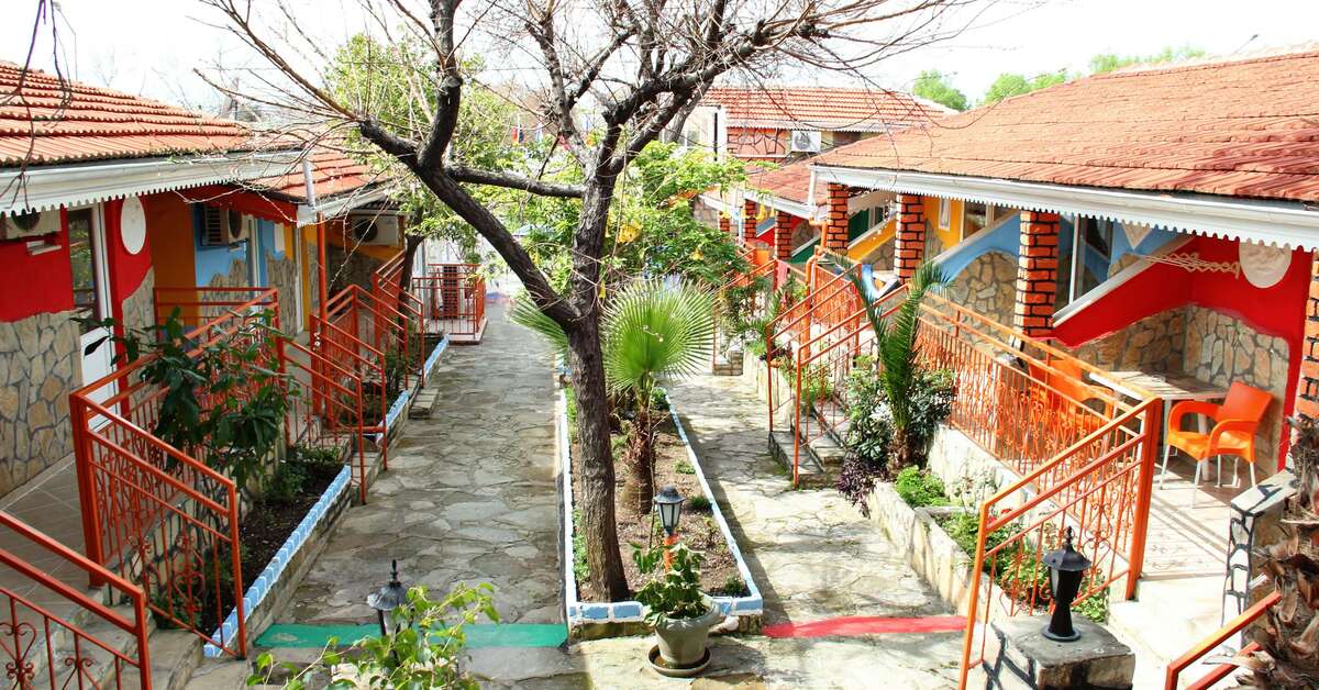 Een foto van de buitenkant van Side Temple Hotel