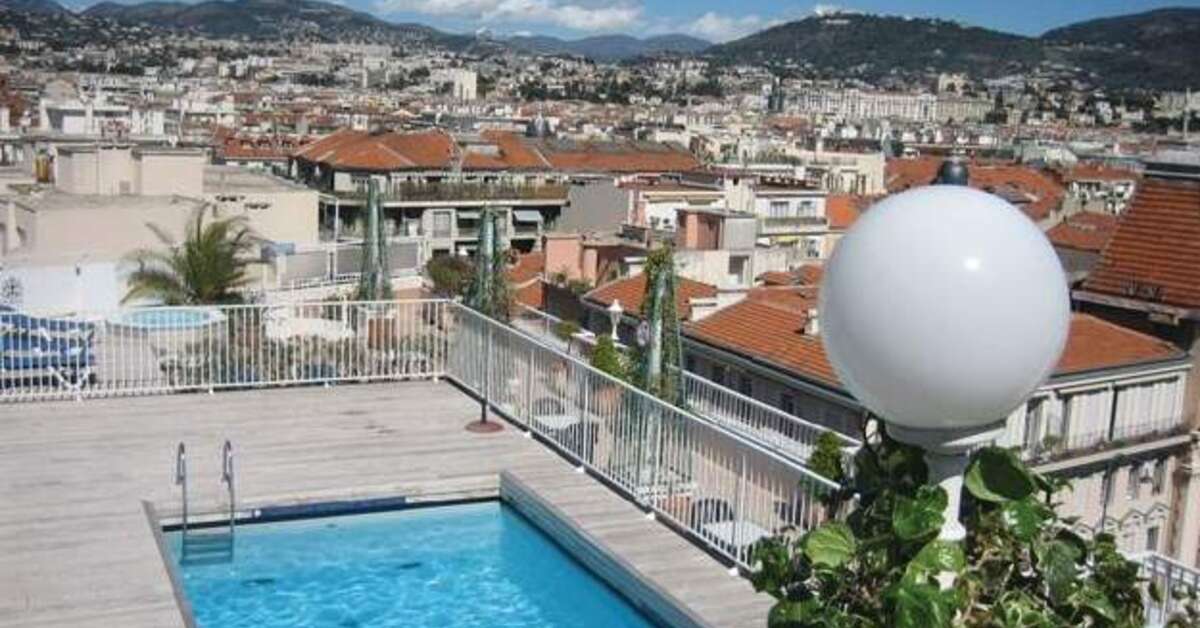 Ein Foto vom Pool im Splendid Hotel & Spa