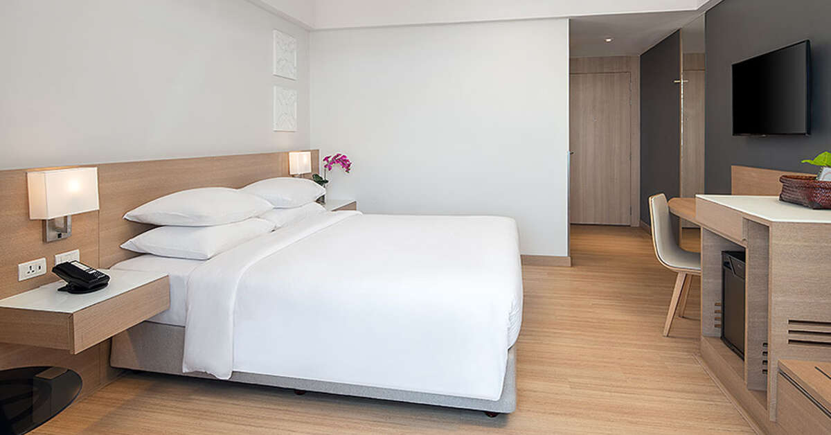 Een foto van The Andaman Beach Hotel Phuket