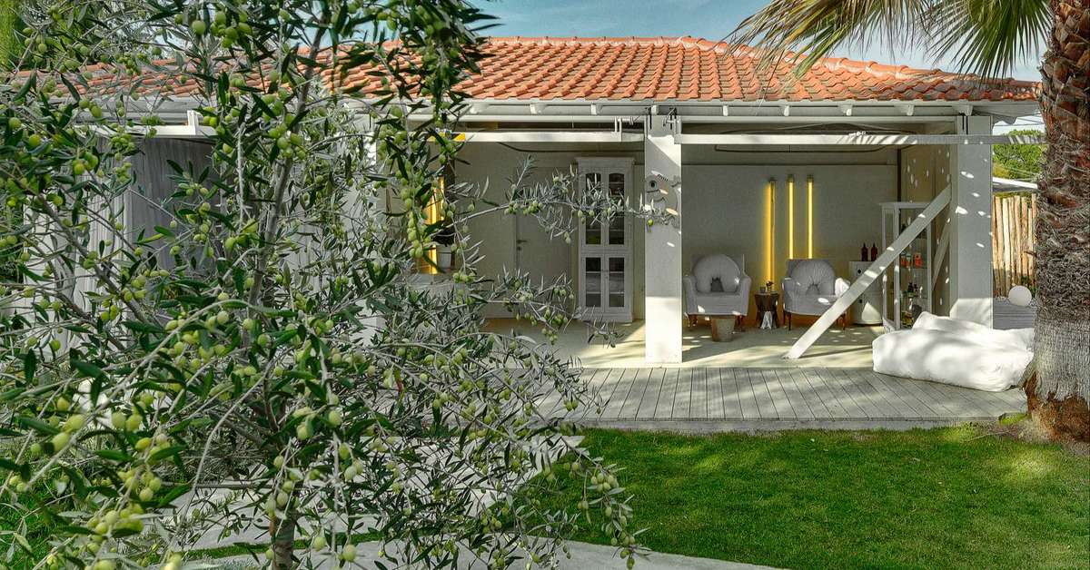 Een foto van de buitenkant van Ekies All Senses Resort