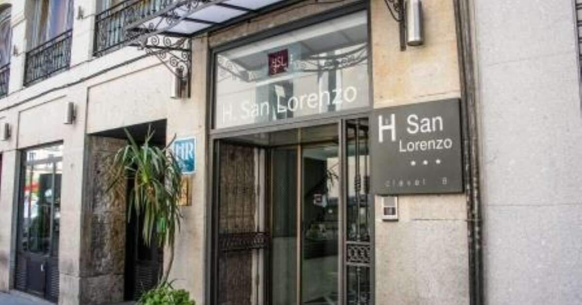 Een foto van de buitenkant van Hotel San Lorenzo