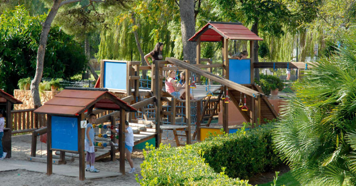 Een foto van de faciliteiten bij Beach Club Font de Sa Cala