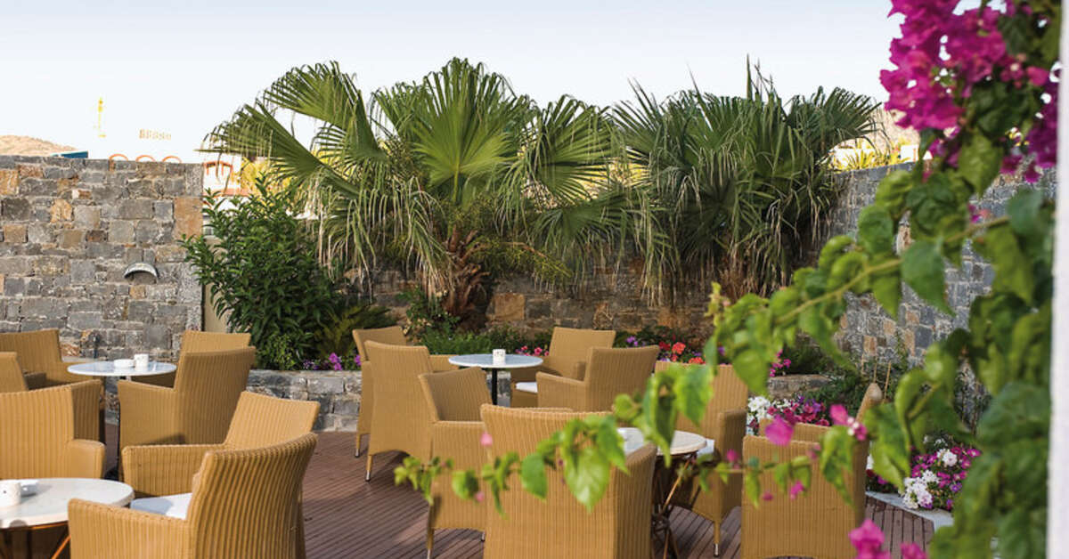 Een foto van het terras bij Maritimo Beach Hotel