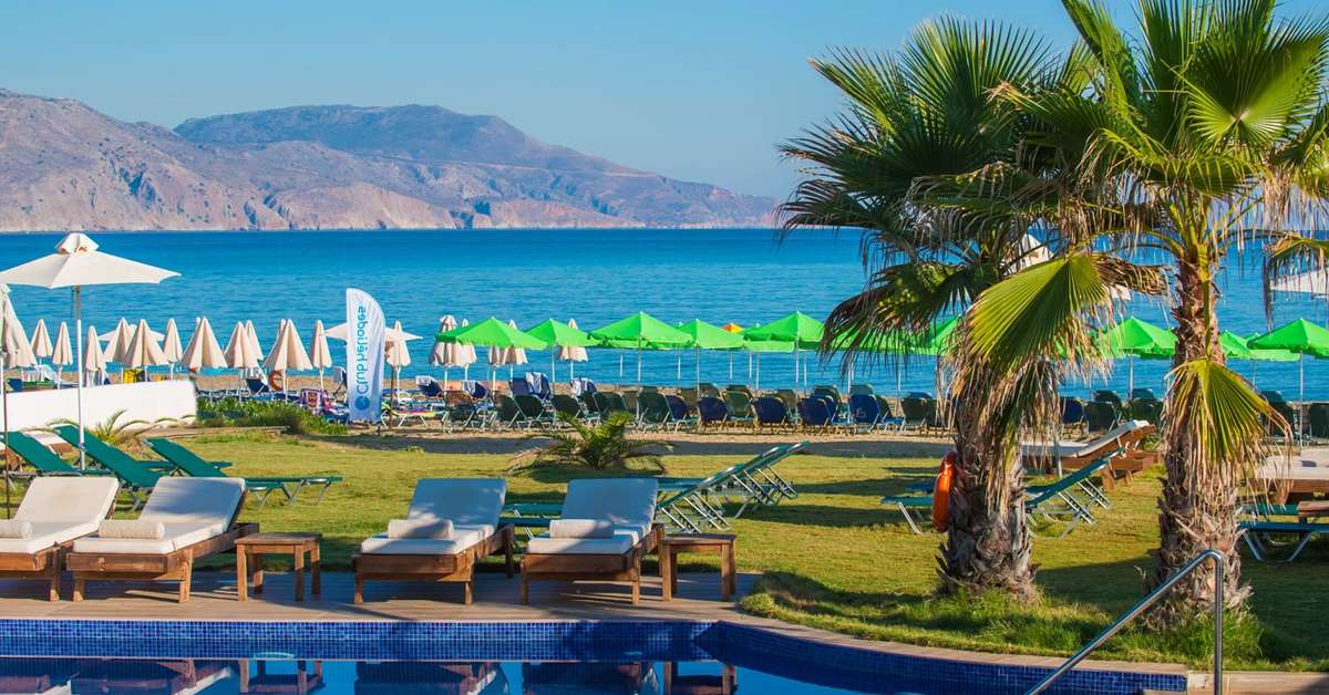 Een foto van het zwembad bij Cretan Beach Resort
