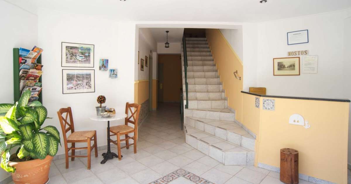 Een foto van het interieur van Nostos Studios & Appartementen