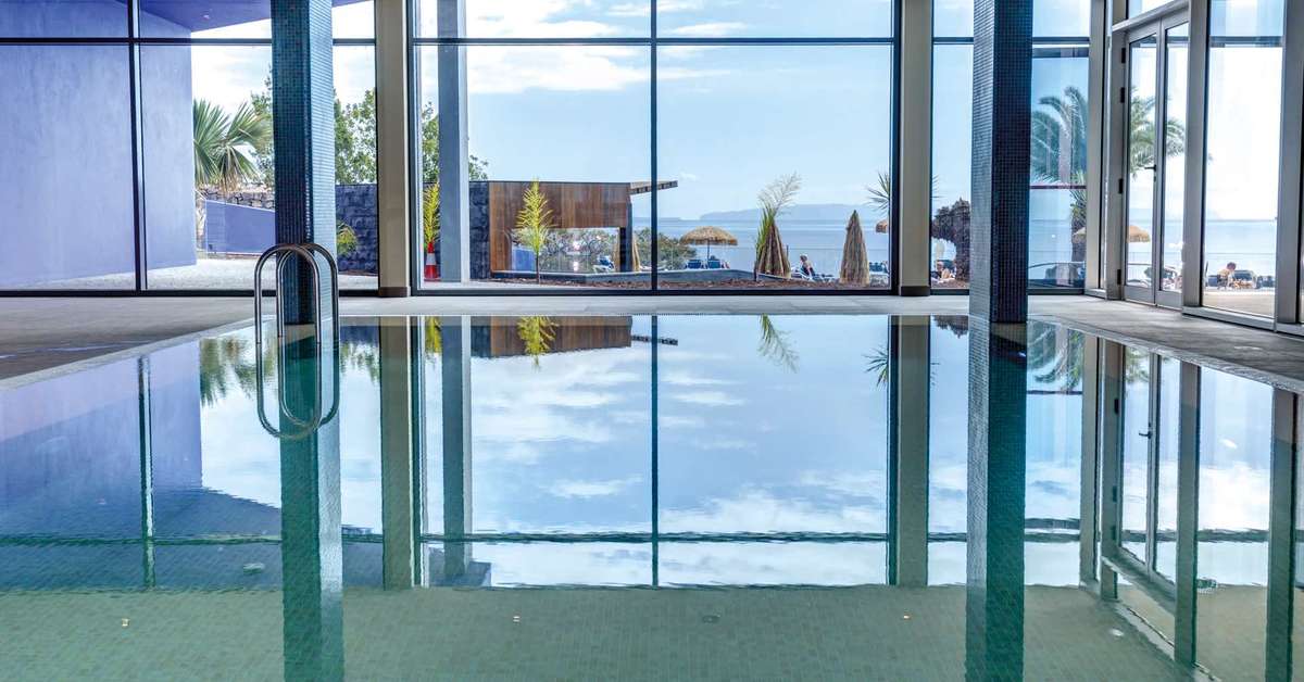 Een foto van het zwembad bij Hotel Baia Azul