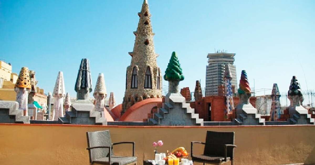 Een foto van het terras bij Hotel Gaudi