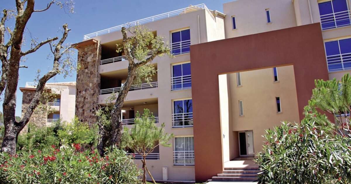 Een foto van de buitenkant van Residence Salina Bay