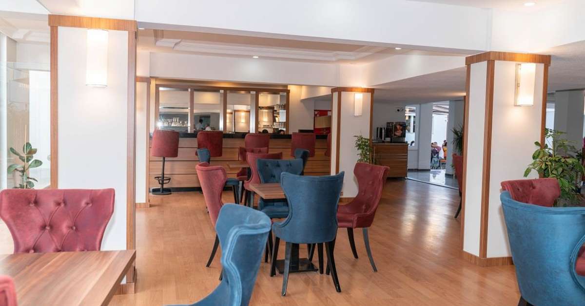 Een foto van het interieur van Asel Hotel Didim