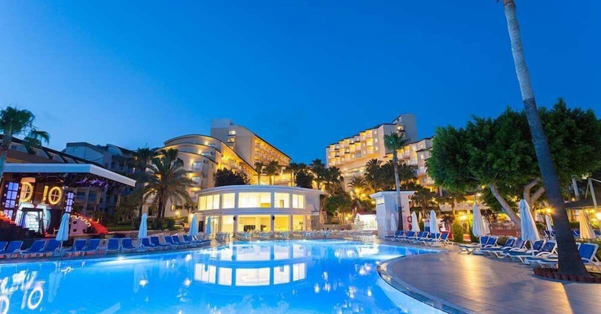Een foto van het zwembad bij Hotel Iz Flower Side Beach