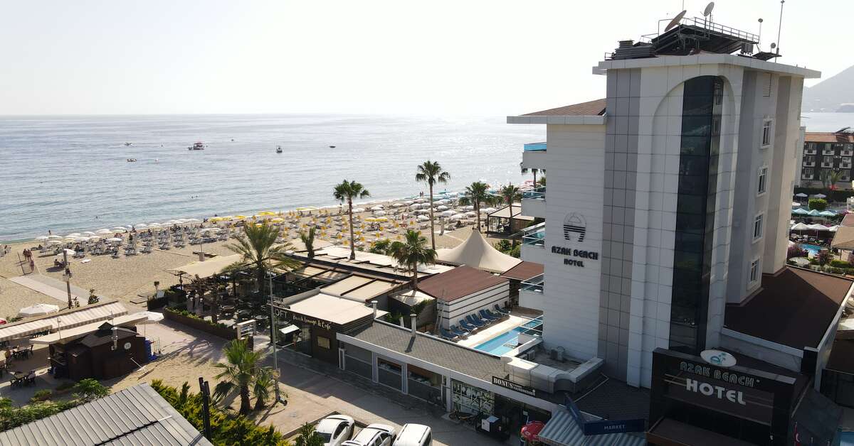 Een foto van de buitenkant van Azak Beach Hotel