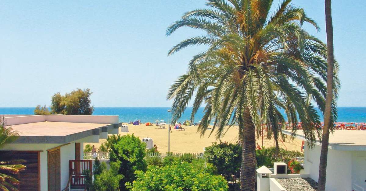 Een foto van de buitenkant van Appartementen Oasis Maspalomas