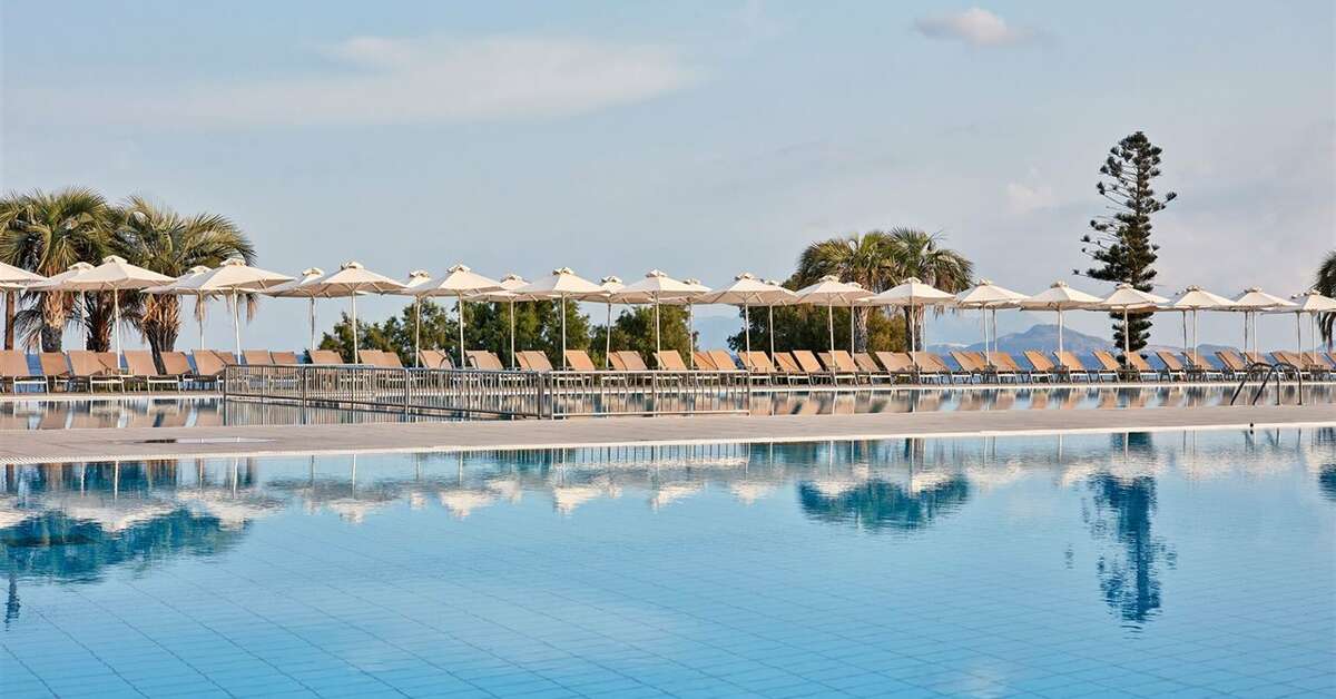 Een foto van het zwembad bij Atlantica Mikri Poli Park