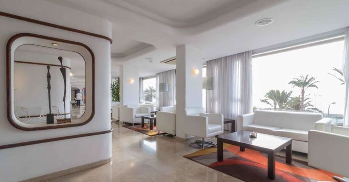 Een foto van het interieur van Albahia Alicante