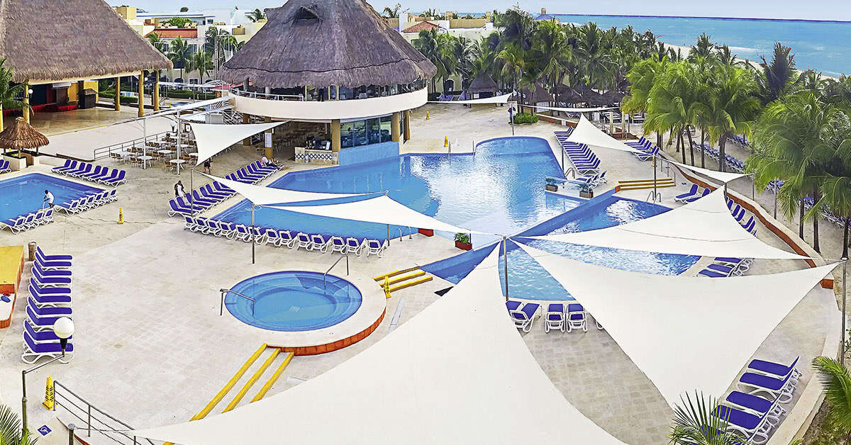Een foto van het zwembad bij Viva Wyndham Maya