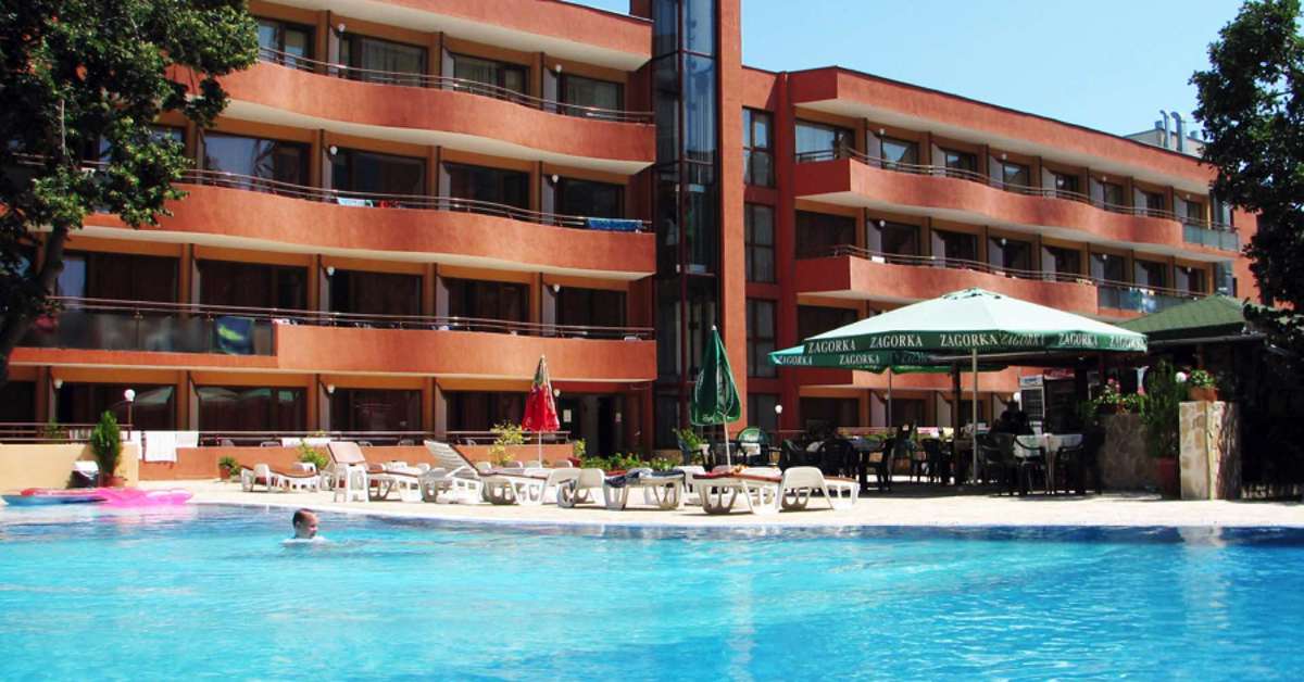 Een foto van het zwembad bij Hotel Kamchia Park