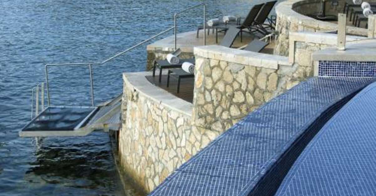 Een foto van het terras bij Hospes Maricel & Spa