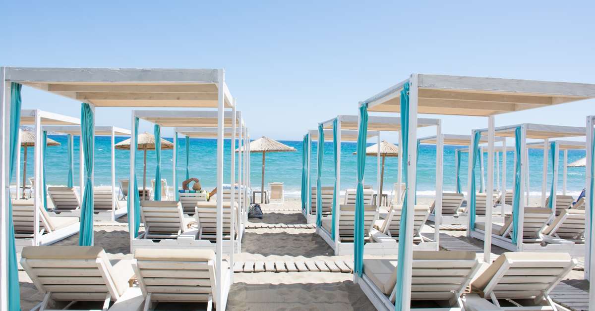 Een foto van het strand bij Yianna Caravel Beach Hotel