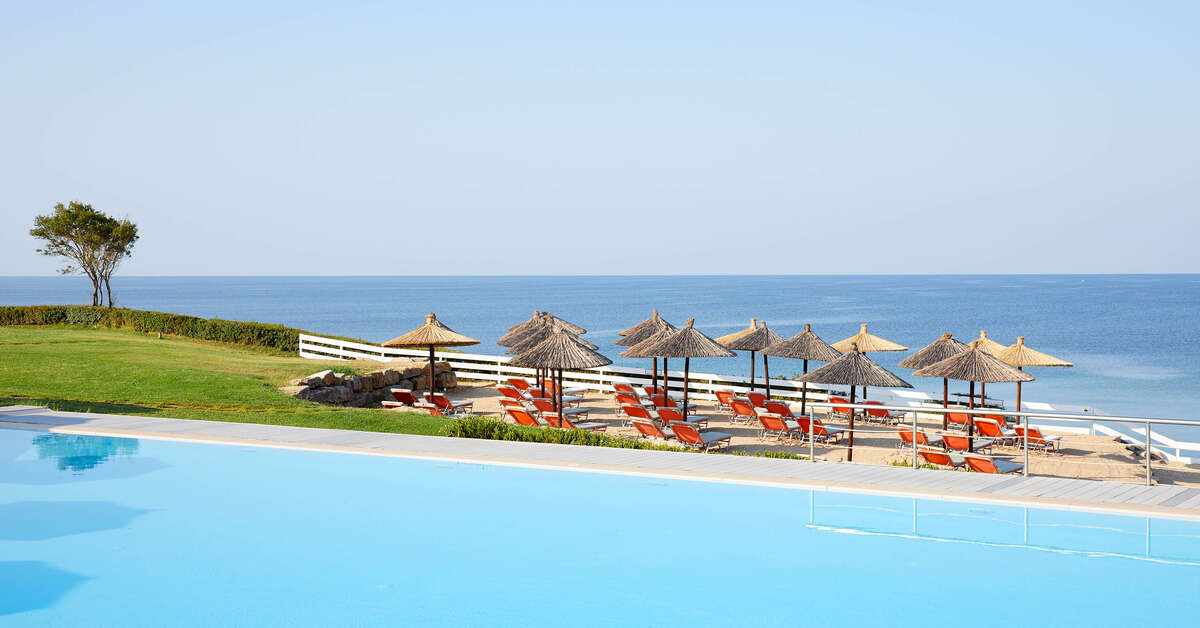 Een foto van het zwembad bij Istion Club & Spa