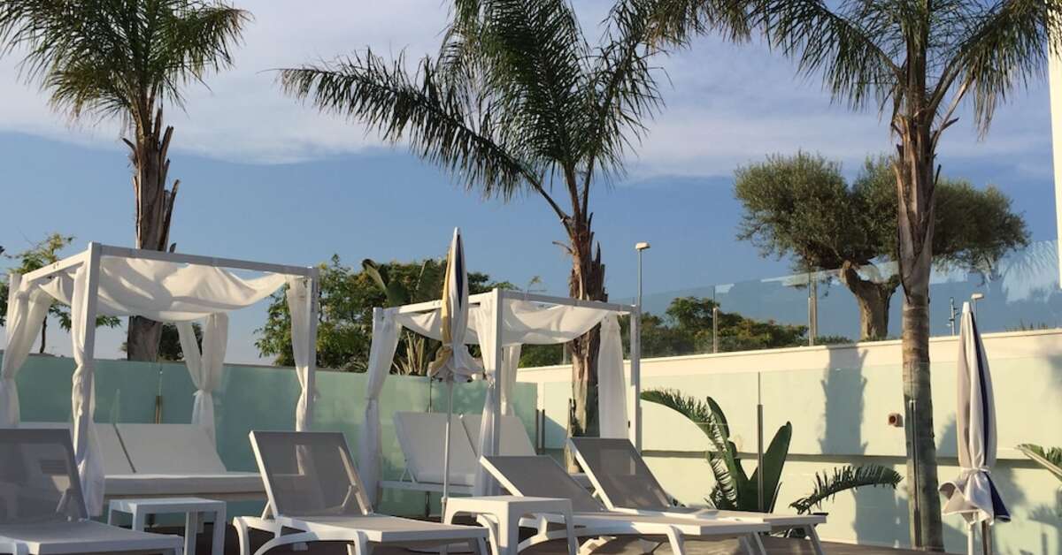Een foto van het terras bij Aqua Hotel Silhouette & Spa