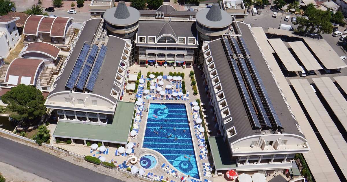 Een foto van het zwembad bij Viking Star Hotel