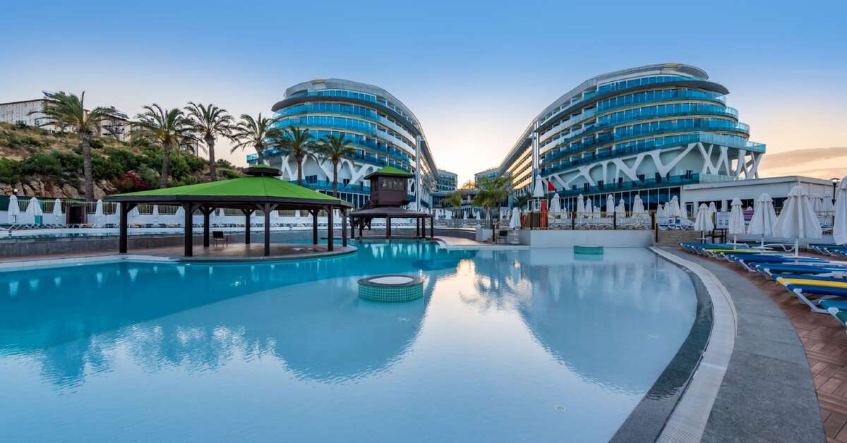 Een foto van het zwembad bij Vikingen Infinity Resort & Spa