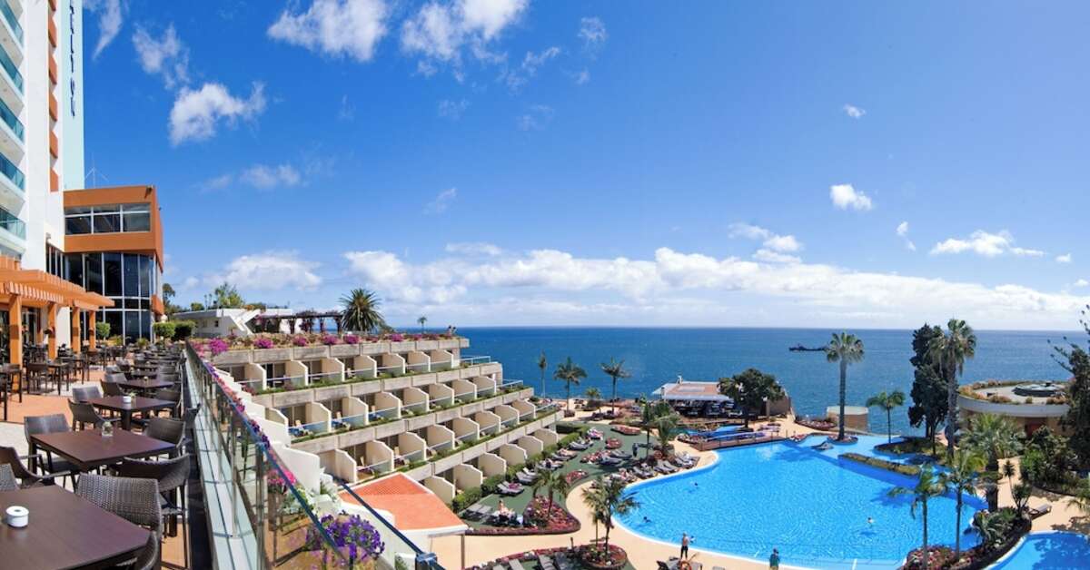 Ein Foto vom Pool im Pestana Carlton Madeira