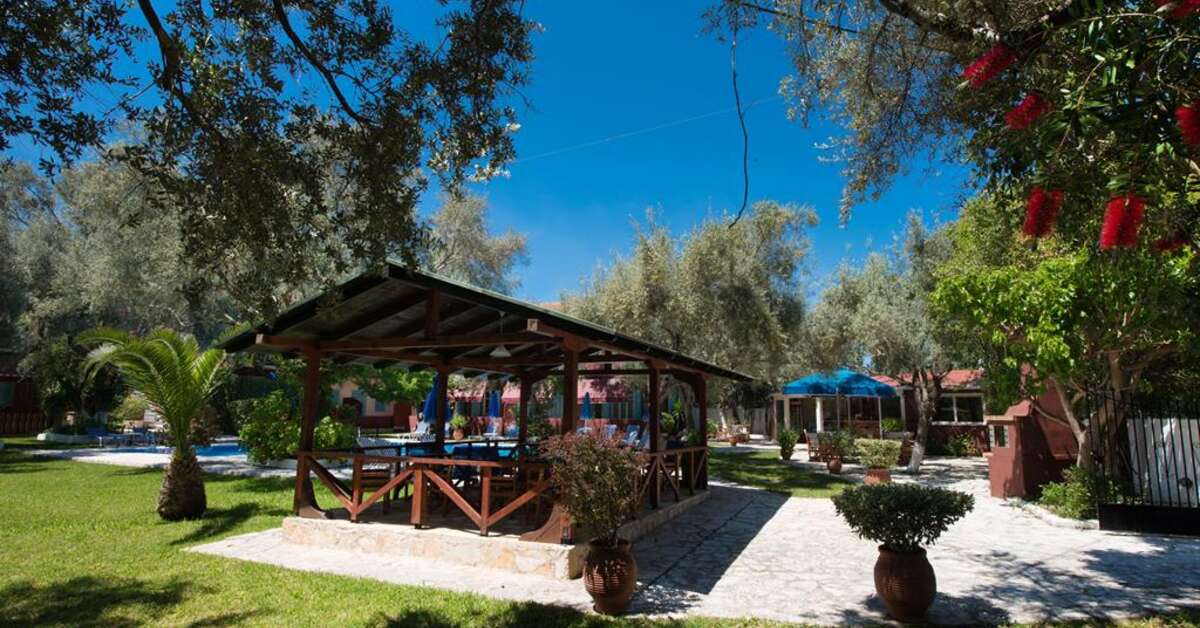 Een foto van het terras bij Villa Kazazis