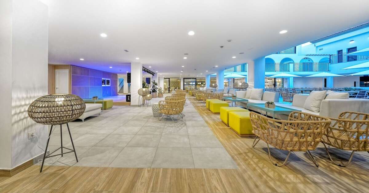 Een foto van het interieur van Broncemar Beach Aparthotel