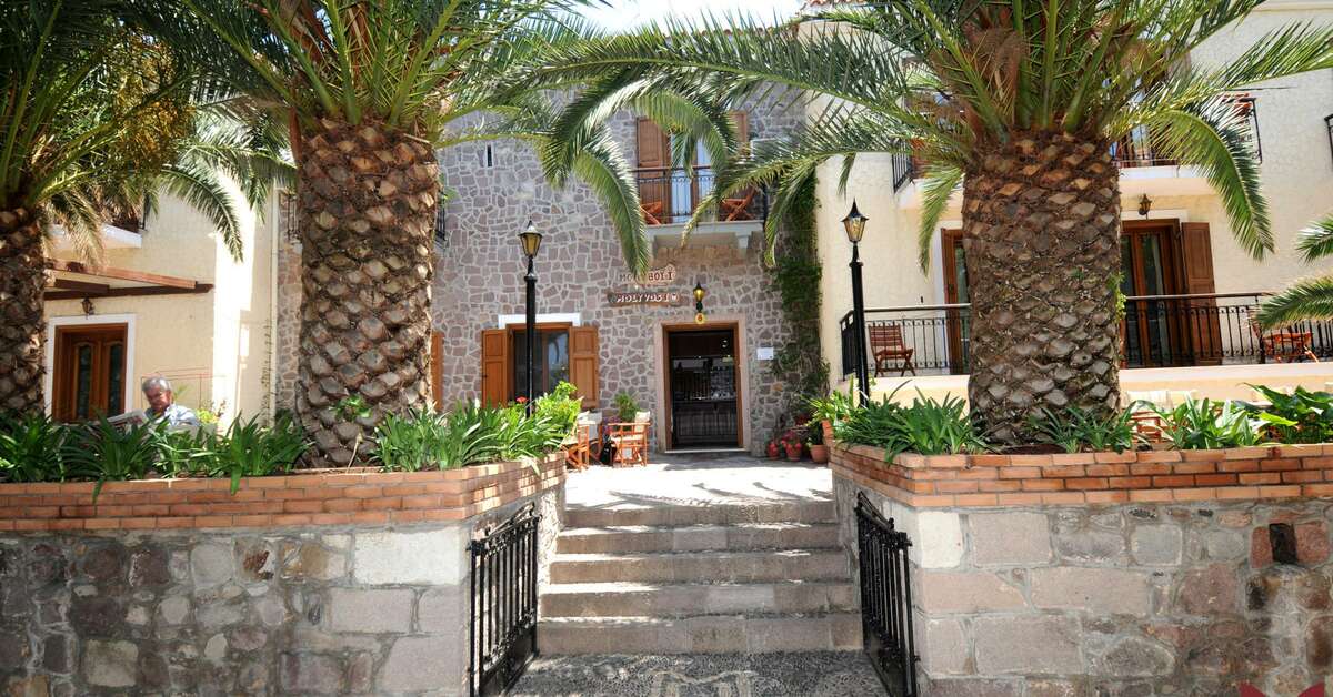 Een foto van de buitenkant van Molyvos I Hotel